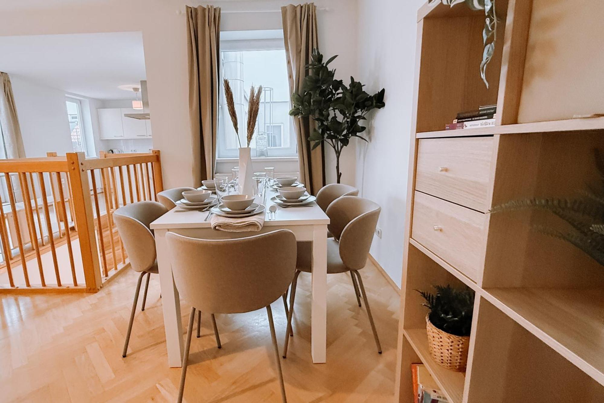 90qm, 3 Bedrooms, Near Schoenbrunn, Balcony - Axara Housing Apartment Wien