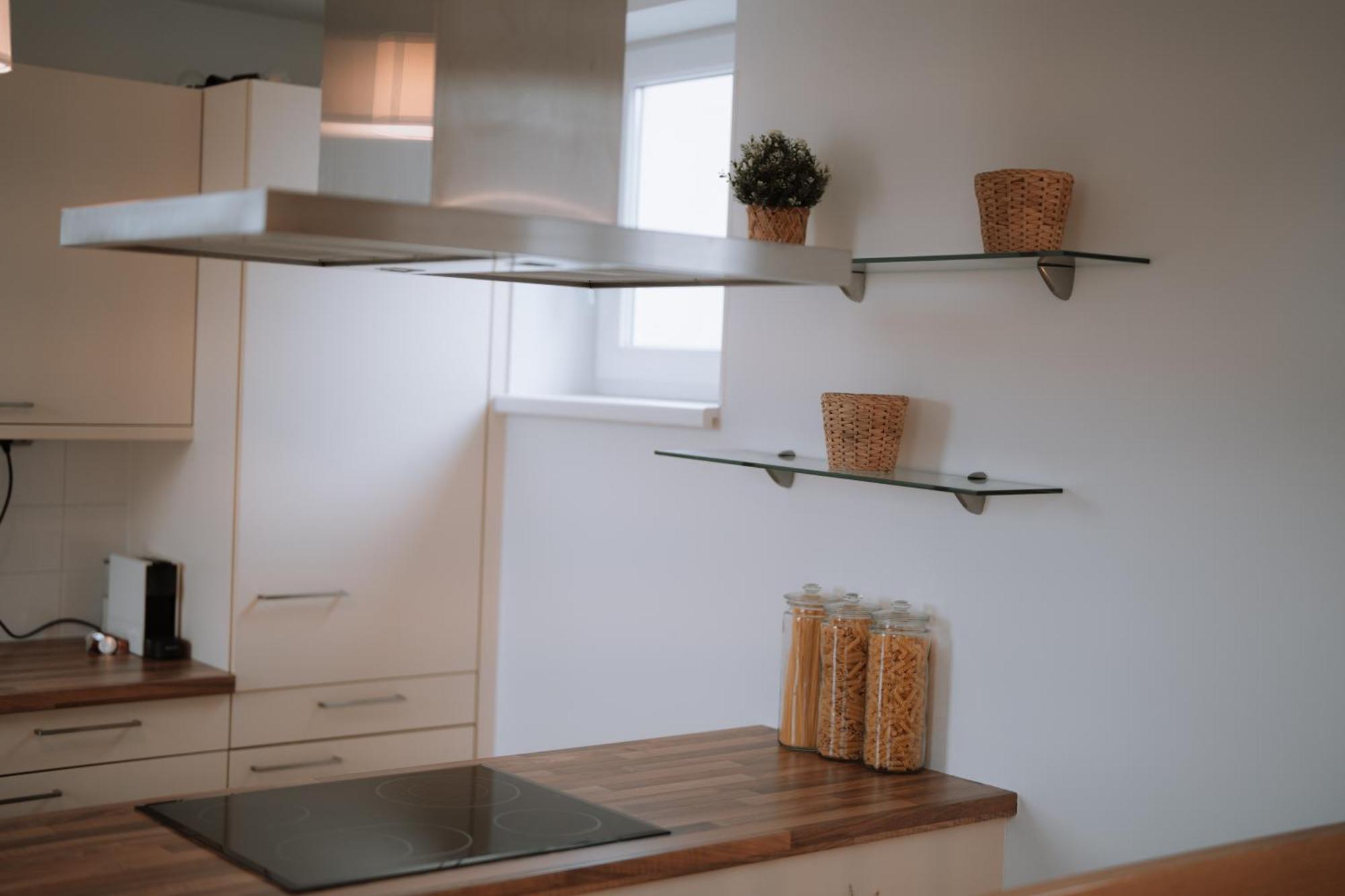 90qm, 3 Bedrooms, Near Schoenbrunn, Balcony - Axara Housing Apartment Wien