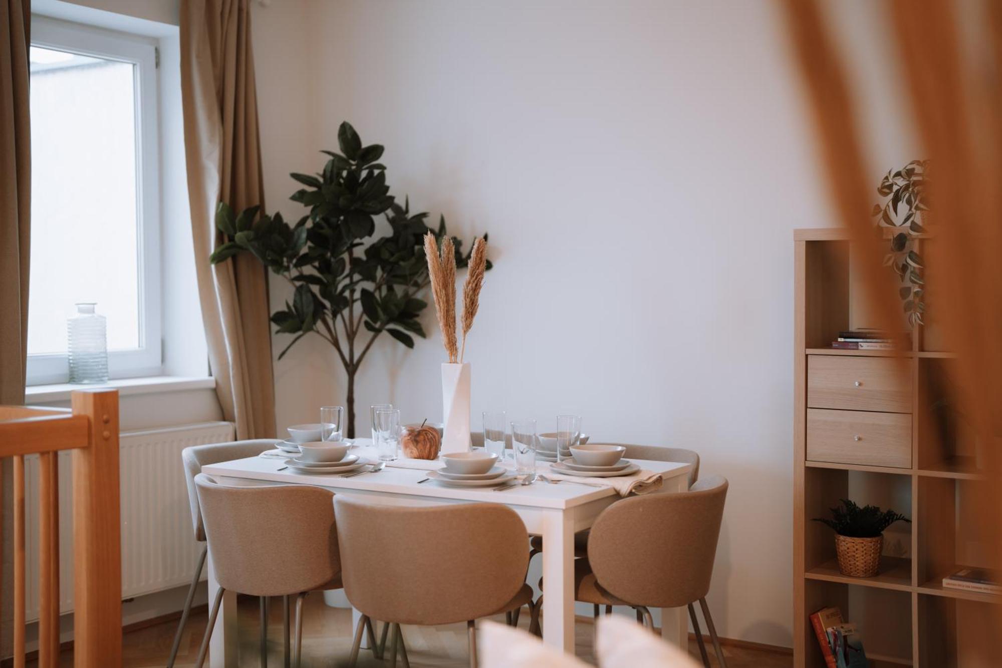 90qm, 3 Bedrooms, Near Schoenbrunn, Balcony - Axara Housing Wien